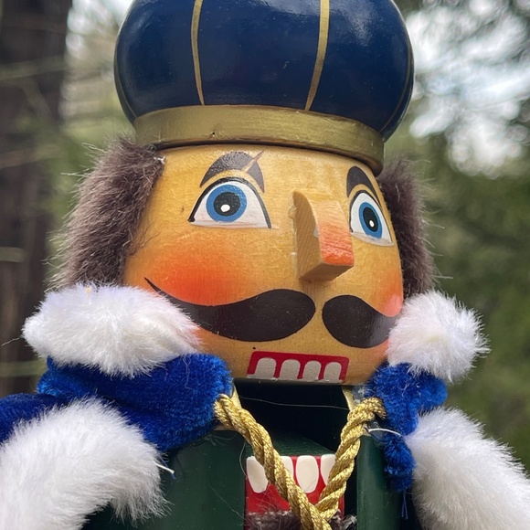 Wooden Nutcracker King 15" Blue Robe - Picture 10 of 13